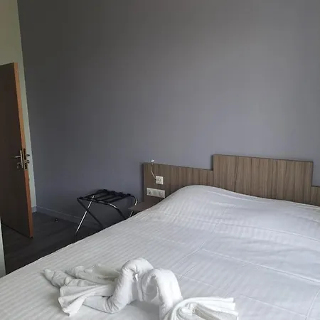 Bed & Breakfast Le Petit Védaquais 3*