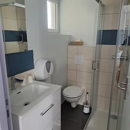 Le Petit Védaquais Bed & Breakfast 3*